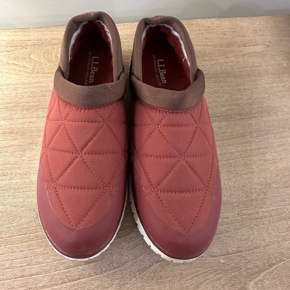 Like new waterproof slippers from LL Bean